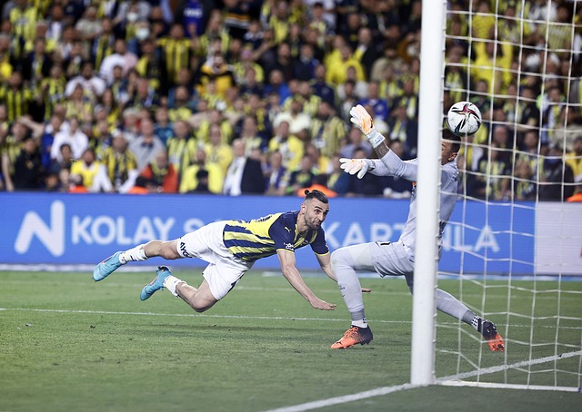 屡陷入被动 屡陷入被动